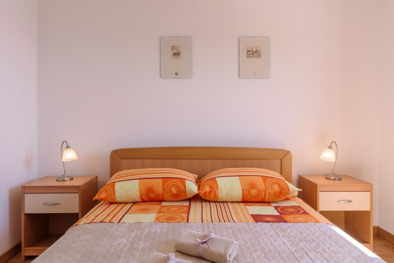 Apartment Marijana Трогір Екстер'єр фото